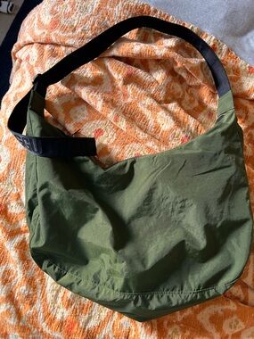 BAGGU Olive Green Nylon Shoulder Bag with Black Strap